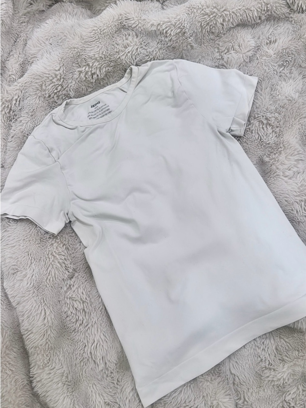 SKIMS Marble Soft Smoothing Seamless T-Shirt - Picture 2 of 2